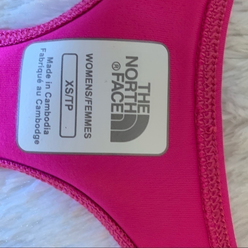The Northface Sports Bra in hot pink - Picture 3 of 4